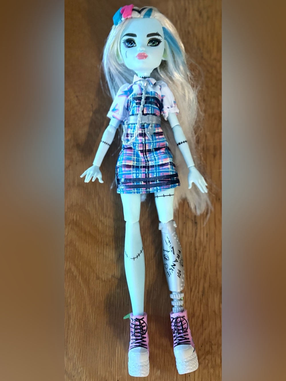 Monster High Frankie Stein Fashion Doll size 10.5”